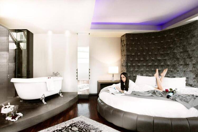 Diamond Suites