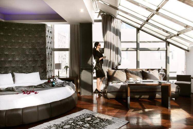 Diamond Suites