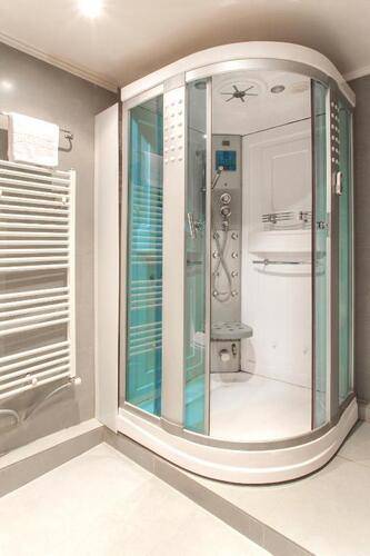 Diamond Suites