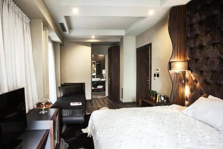 Diamond Suites