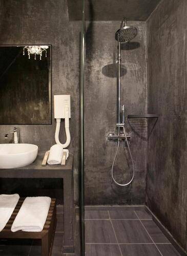 Diamond Suites