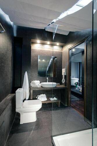 Diamond Suites