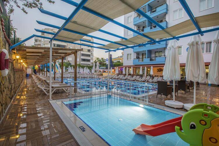 Club Big Blue Suite Hotel