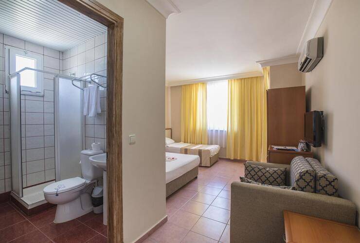 Club Big Blue Suite Hotel