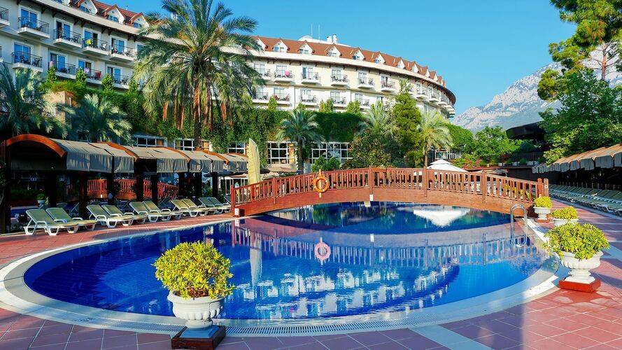 Seven Seas Gravel Hotels Select