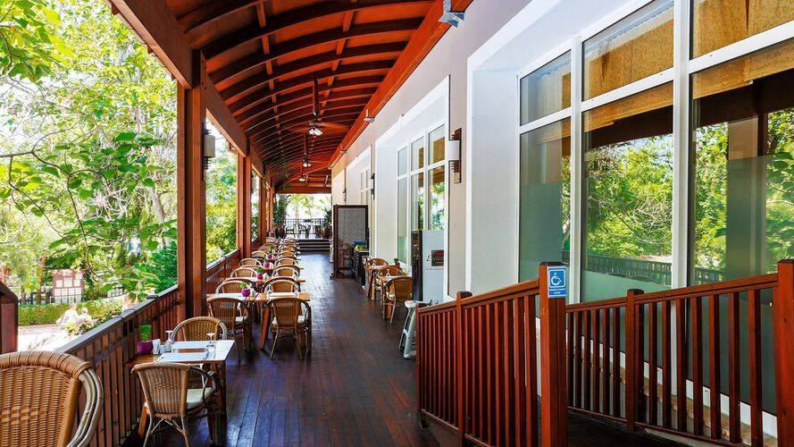 Seven Seas Gravel Hotels Select