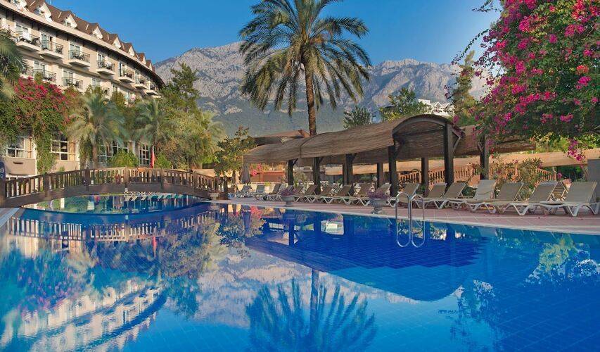 Seven Seas Gravel Hotels Select