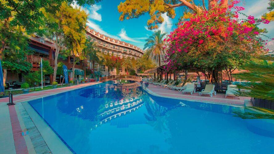 Seven Seas Gravel Hotels Select