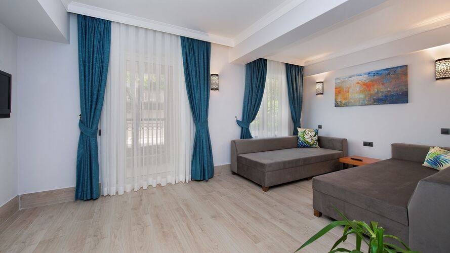 Seven Seas Gravel Hotels Select