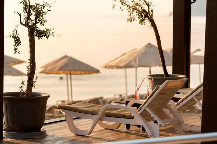 Seven Seas Gravel Hotels Select