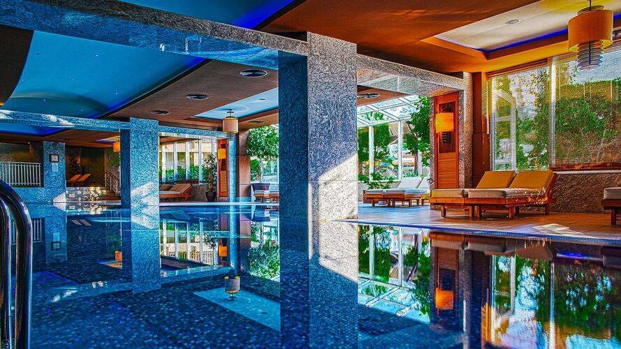 Seven Seas Gravel Hotels Select