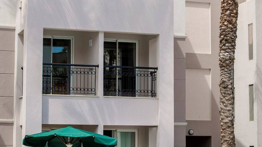 Seven Seas Gravel Hotels Select