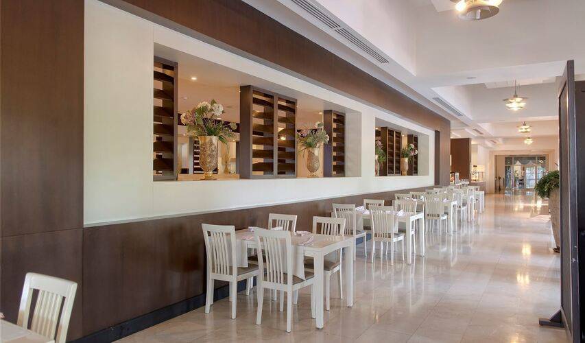 Seven Seas Gravel Hotels Select