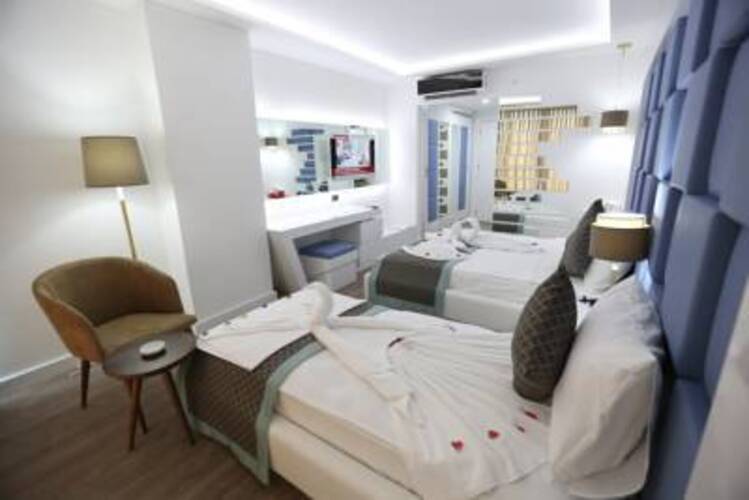 Elips Royal Hotel