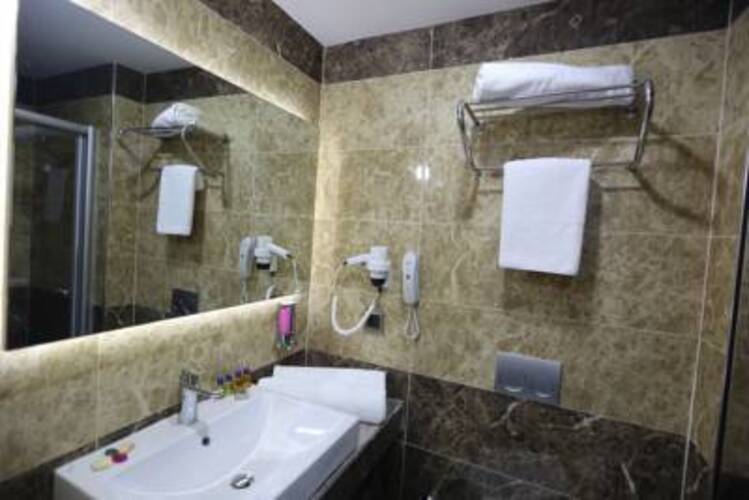 Elips Royal Hotel