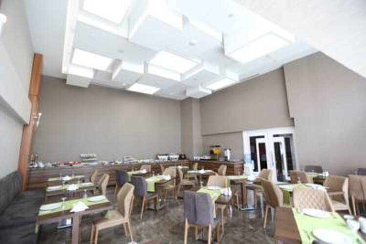 Elips Royal Hotel