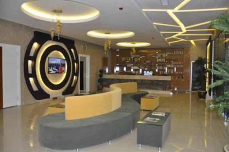 Elips Royal Hotel