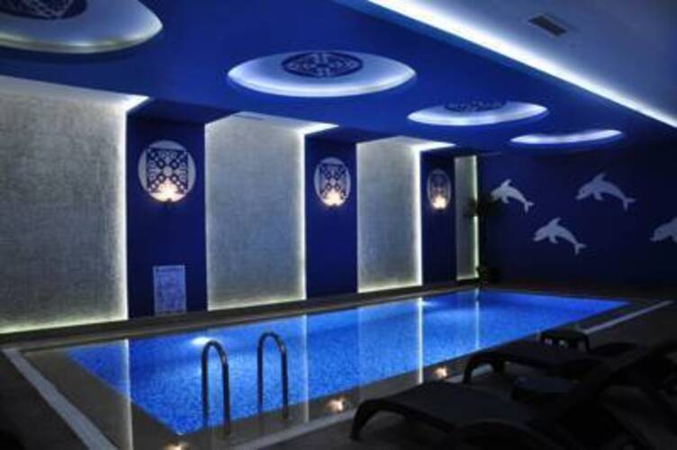 Elips Royal Hotel