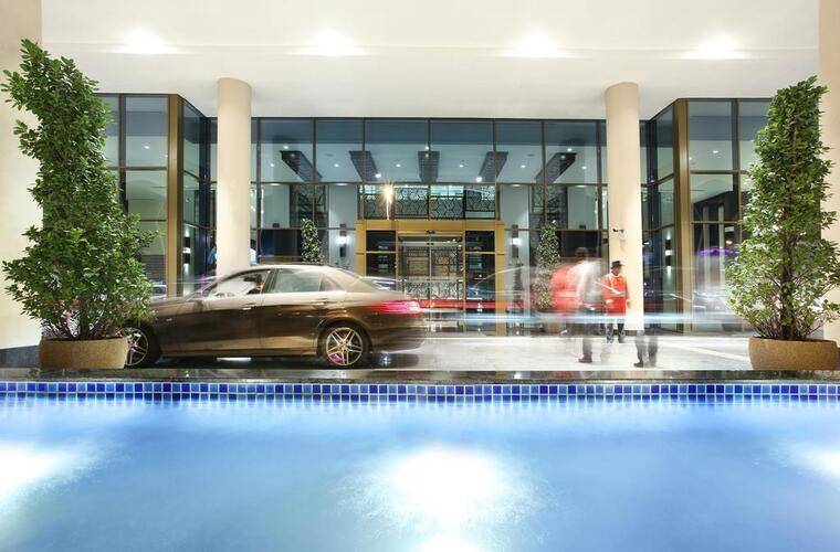 Metropolitan Hotel Dubai