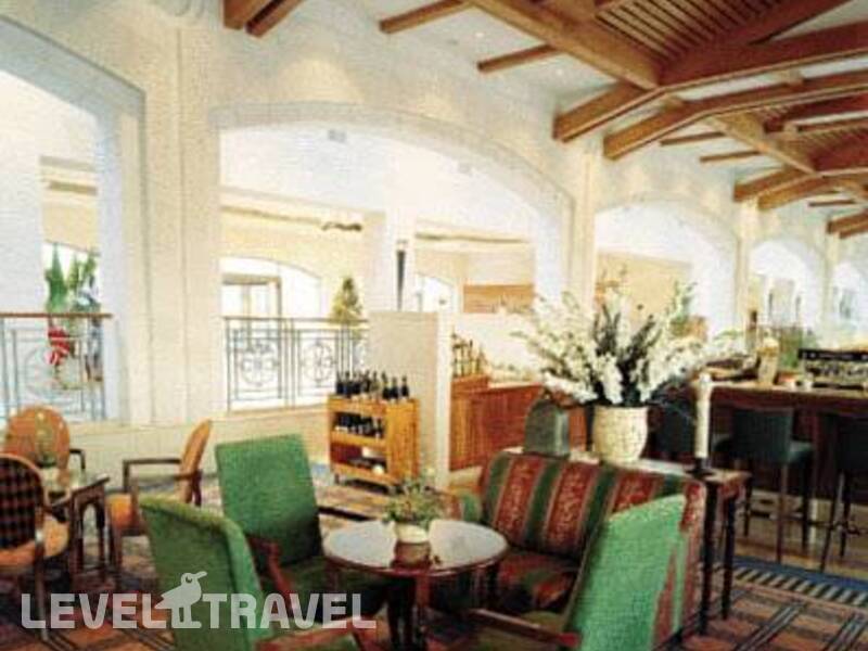 Фотография Golden Crown Hotel