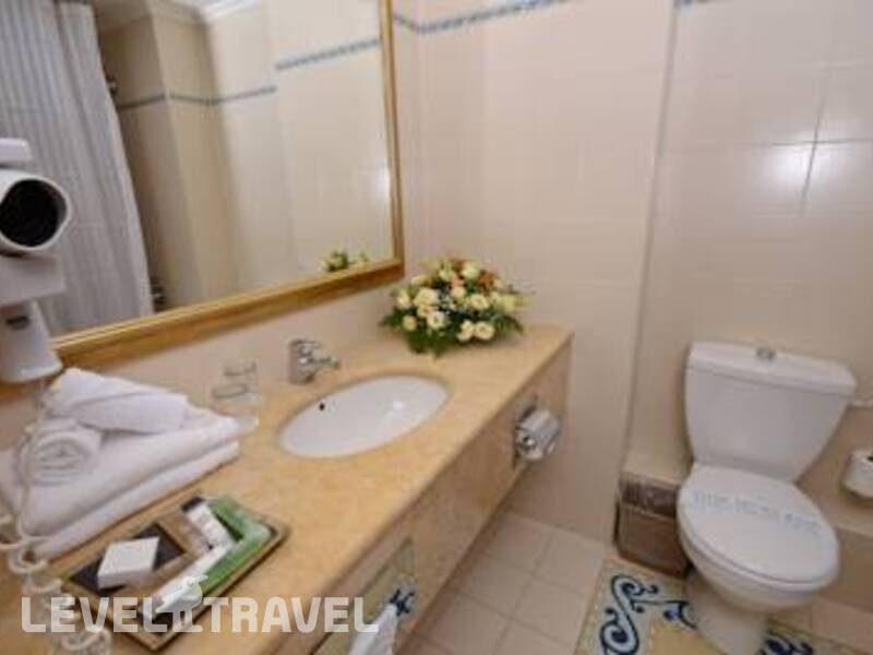 Фотография Golden Crown Hotel