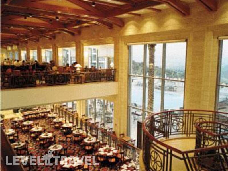 Фотография Golden Crown Hotel