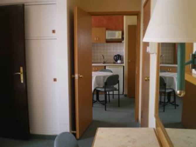 Marom Hotel