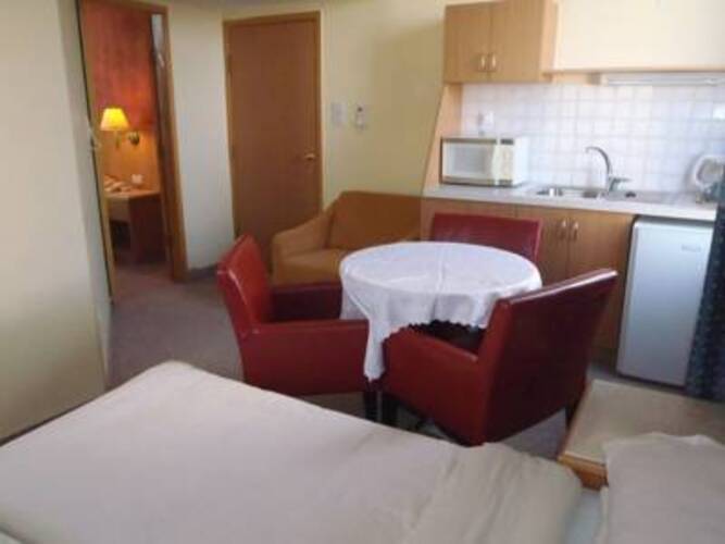 Marom Hotel