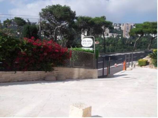Marom Hotel