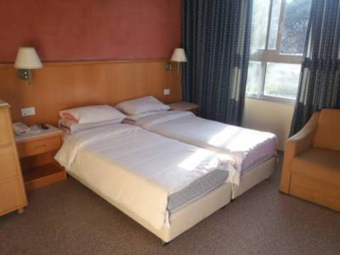 Marom Hotel