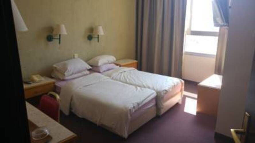 Marom Hotel