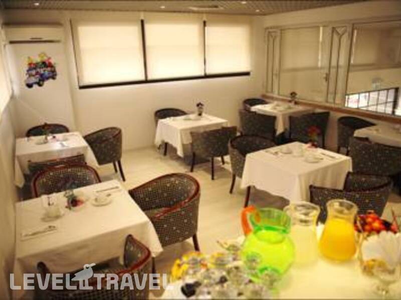 Фотография Best Western Regency Suites Hotel