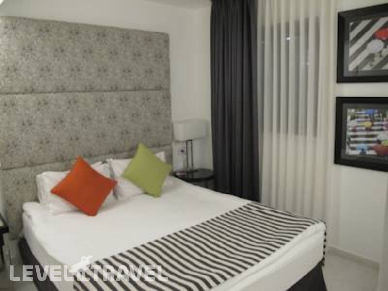 Фотография Best Western Regency Suites Hotel