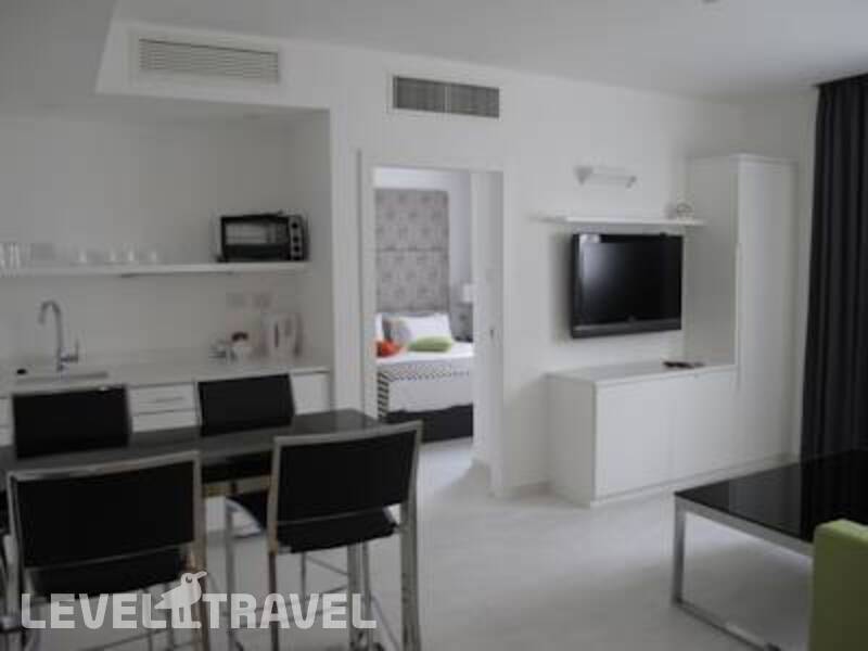 Фотография Best Western Regency Suites Hotel