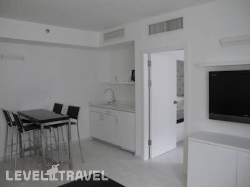 Фотография Best Western Regency Suites Hotel