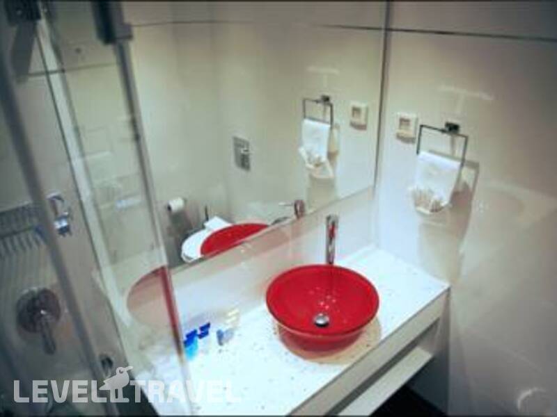 Фотография Best Western Regency Suites Hotel