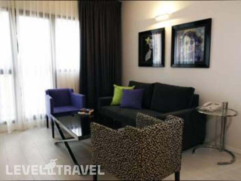 Фотография Best Western Regency Suites Hotel