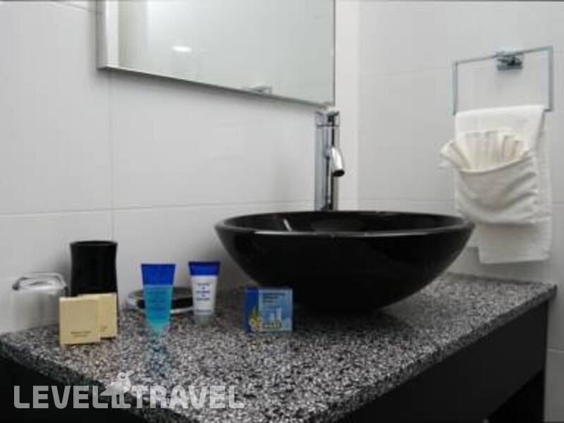 Фотография Best Western Regency Suites Hotel