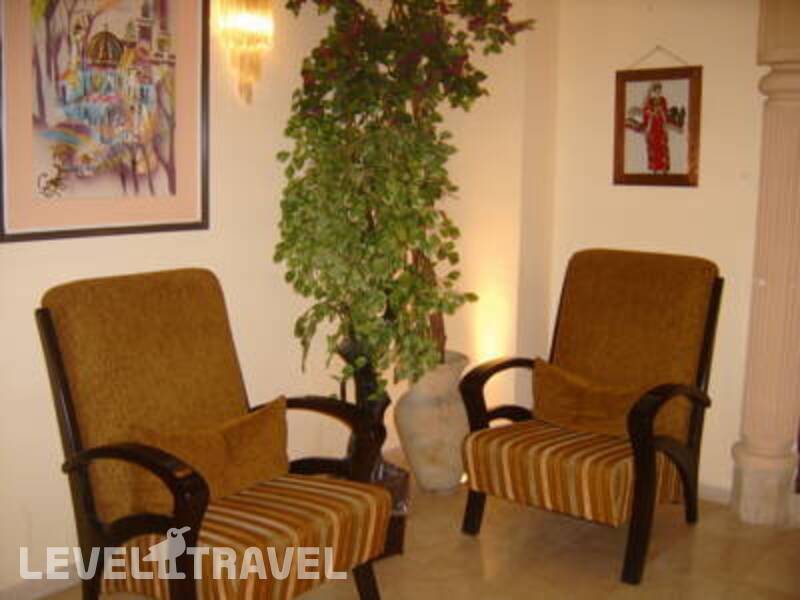 Фотография Commodore Hotel