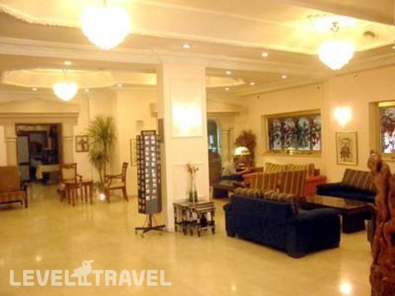 Фотография Commodore Hotel