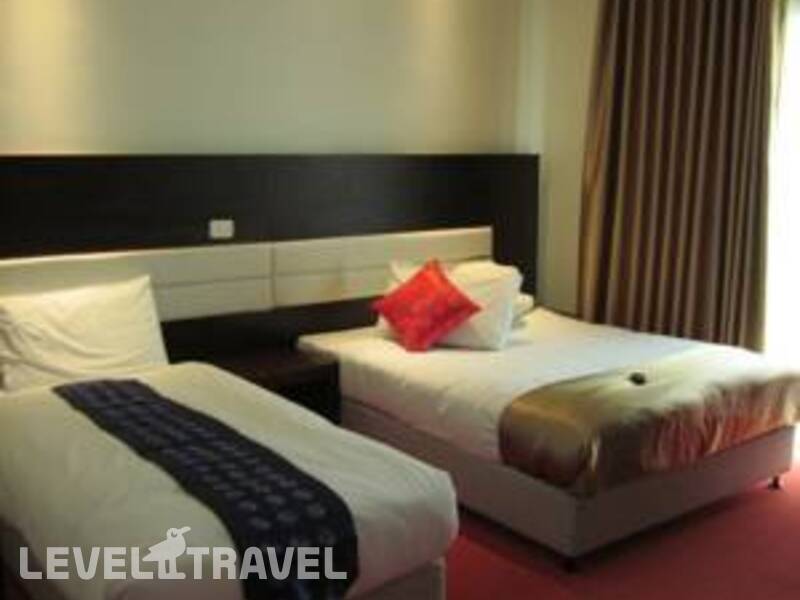 Фотография Commodore Hotel