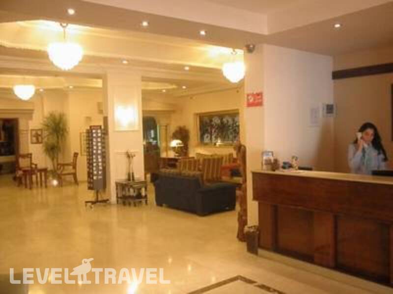 Фотография Commodore Hotel