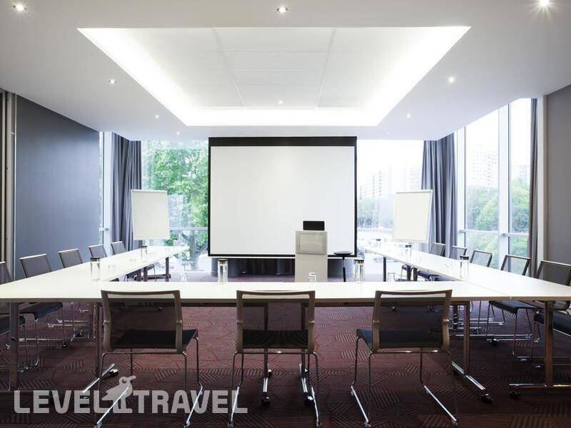 Фотография Novotel Paris 17