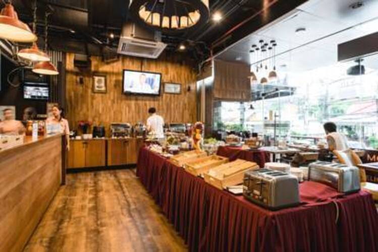 Adelphi Suites Bangkok