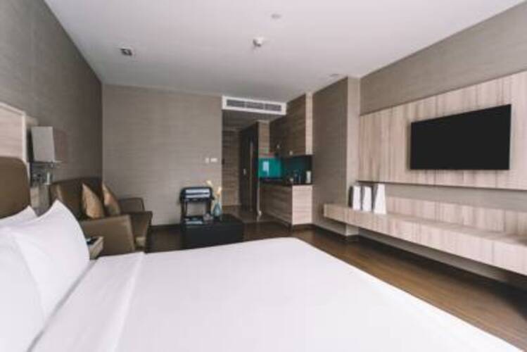 Adelphi Suites Bangkok