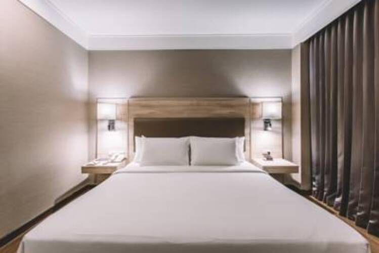 Adelphi Suites Bangkok