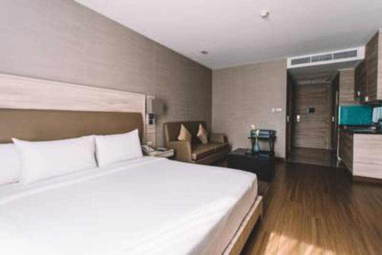 Adelphi Suites Bangkok