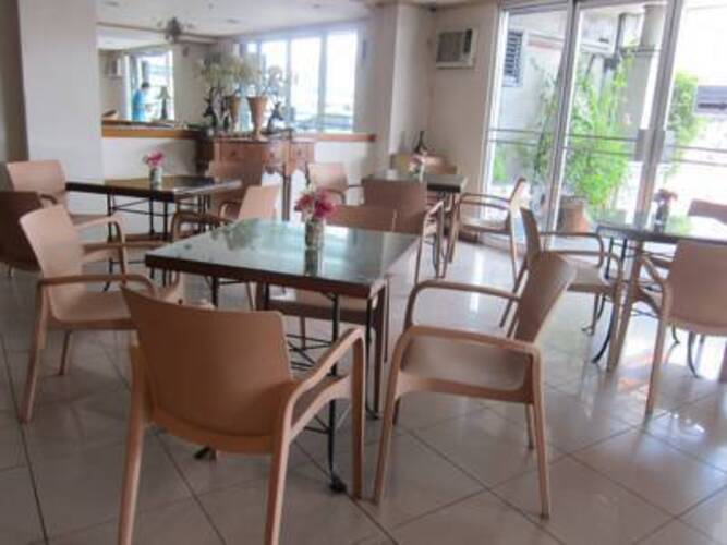 Nichols Airport Hotel