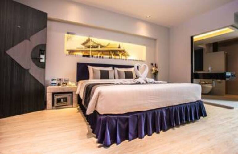 Nouvo City Hotel