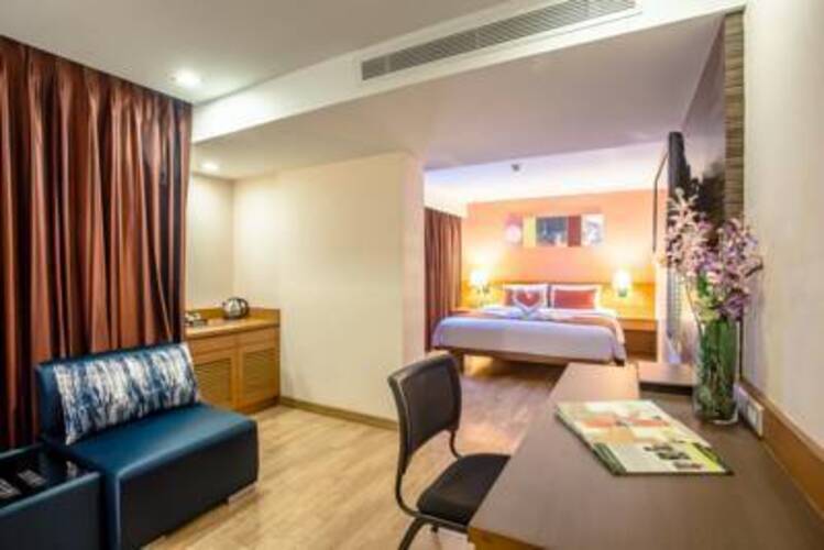 Nouvo City Hotel